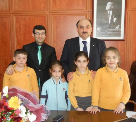 Kolej Öğrencilerinden Baroya Ziyaret