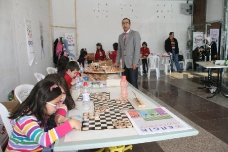 Kolej öğrencilerinin zeka oyunları ilgi gördü