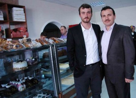 Kollama Dizisinin Yiğit Komiser'i Ticarete Atıldı