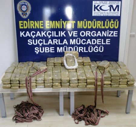 KOM polisi uluslararası yolda 106 kilogram eroin ele geçirdi