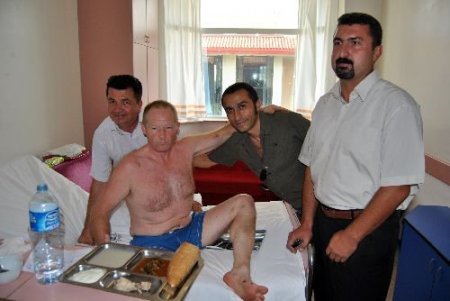 Komadan Çıkan İrlandalı Turistin İlk Ziyaretçileri Akut Ekibi Oldu