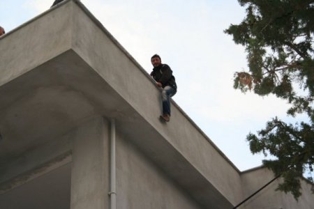 Komedi filmi gibi intihar girişimi