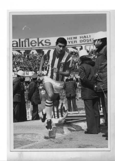 Komilikten golcülüğe ‘Baba Hayri’ kitabı piyasaya çıktı