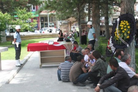 Komiser Koca Tarafından Öldürülen Bayan Polis Memuru Toprağa Verildi