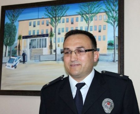 Komiserin resim sergisi büyük ilgi gördü