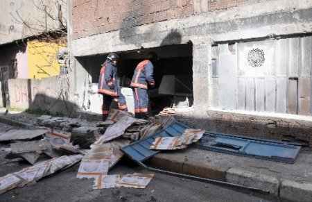 Kompresör bomba gibi patladı