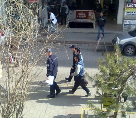 Komşu Binadan Tarihi Ahşap Binanın Duvarını Delip Evi Soydular