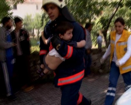 Komşu Dikkati, Çocukları Yanmaktan Kurtardı