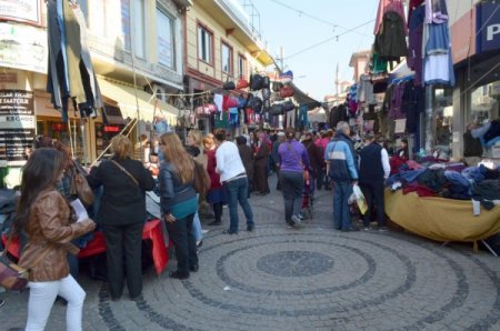 Komşunun krizi Ayvalık'ı da vurdu