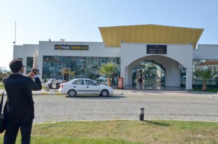 Komşunun krizi Ayvalık'ı da vurdu