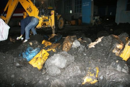 Kömür Kamyonunda 5 Bin Karton Kaçak Sigara