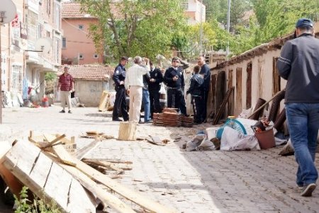 Kömürlükte bulunan sandık dolusu dinamit lokumu paniğe sebep oldu