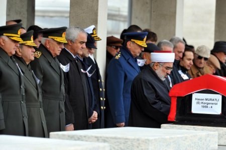 Komutanlar Tam Kadro Cenaze Törenine Katıldı