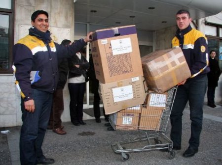 Konak Belediyesi, Tekel İşçilerinin Eylemi Sürdürebilmesi İçin Giyecek Ve Erzak Yolladı