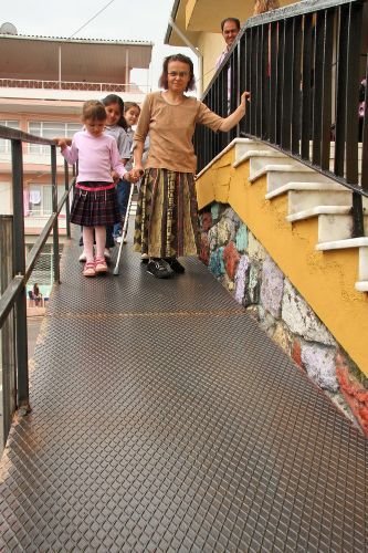 Konak Belediyesi Okula Engelli Rampası Yaptı