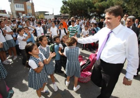 Konak Belediyesi okullara 10 milyon lira katkı yaptı