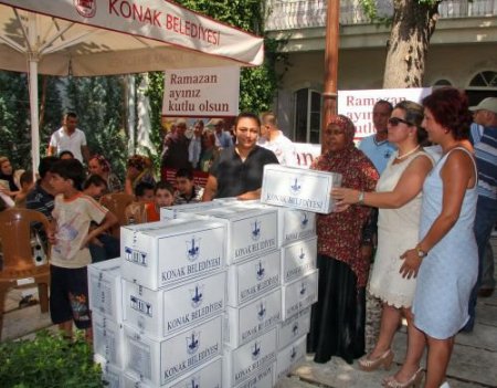 Konak Belediyesi Ramazanda Mültecileri Unutmadı