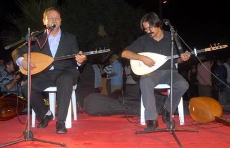 Konak Belediyesi'nden 'aşıklar Bayramı'