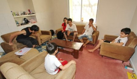 Konak Belediyesi'nden Mülteci Aileye Yardım