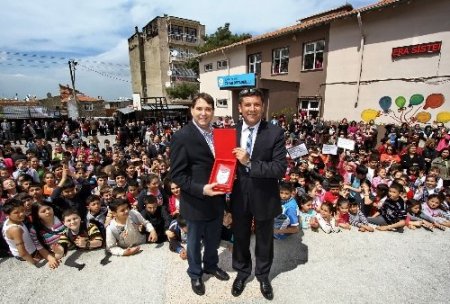 Konak Belediyesi'nden okullara 20 milyon liralık yatırım