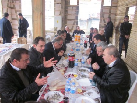 Konak’ta hamsi partisi verildi