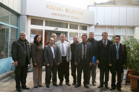 Konferansa Çağırılan Yalçın Küçük Bergama Belediye Meclisi'ni Böldü