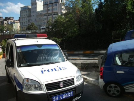 Konsolosluk Yakınında Şüpheli Çanta Paniği