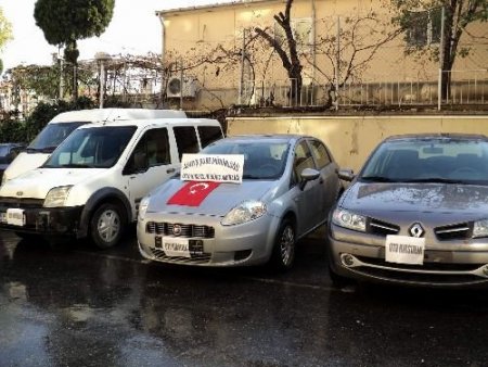 Kontak Anahtarı Üzerinde Bırakılan Arabalara Dadanan 2 Kişi Yakalandı