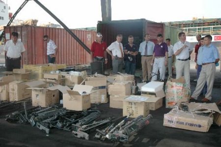 Konteynerlerden Gazetecilerin Eşyaları Da Çıktı