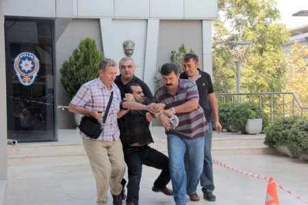 Kontör dolandırıcısının gönderttiği parayı çeken genç tutuklandı