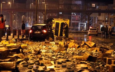 Kontrolden Çıkan Yağ Yüklü Kamyon Metrelerce Sürüklendi: 1 Ölü