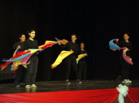 Konuşmadan Anlatıp, İşitmeden Duyurdular