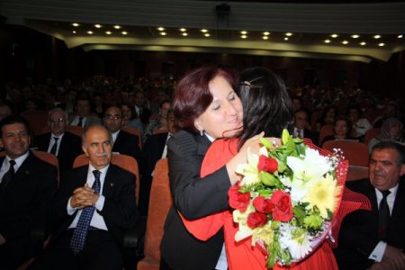 Konuşmadan Anlatıp, İşitmeden Duyurdular