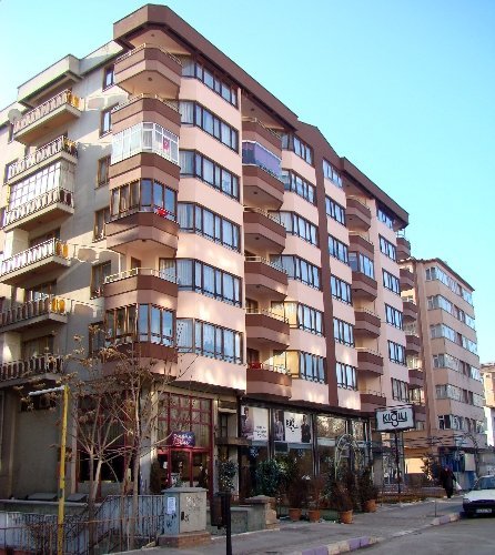 Konut fazlalığı bulunan Afyonkarahisar’da fiyatlar düşmüyor