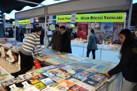 Konya Kitap Günleri'ne kitapseverler akın ediyor
