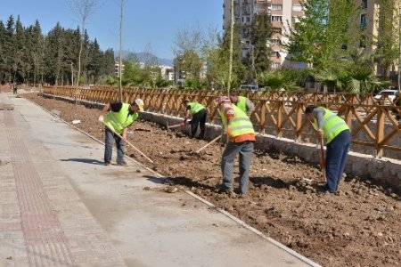 Konyaaltı Belediyesi, Arı Deresi park çalışmalarını tamamlıyor