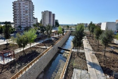 Konyaaltı Belediyesi, Arı Deresi park çalışmalarını tamamlıyor