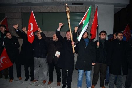 Konya'da, Filistin'e Gidecek Yardım Konvoyuna İzin Vermeyen Mısırlı Yetkililere Protesto