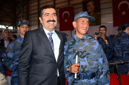 Konya’da 75 engelli bir günlüğüne asker oldu