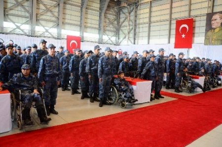 Konya’da 75 engelli bir günlüğüne asker oldu