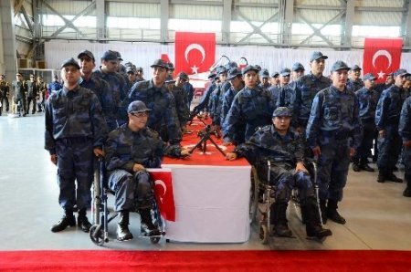 Konya’da 75 engelli bir günlüğüne asker oldu