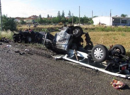 Konya'da Acı Kaza: Aynı Aileden 3'ü Çocuk 7 Kişi Öldü, 2 Kişi Yaralandı