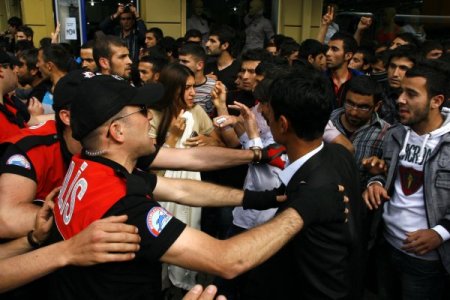 Konya'da Düzenlenen Bdp Mitingi Sonrası Olaylar Çıktı