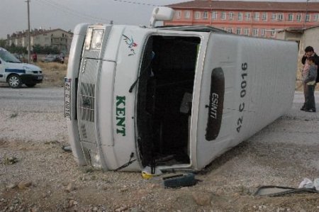 Konya'da Öğrenci Servisi Kaza Yaptı: 7 Yaralı