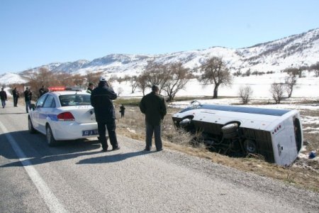 Konya’da Turist Midiüsü Kaza Yaptı: 3 Yaralı