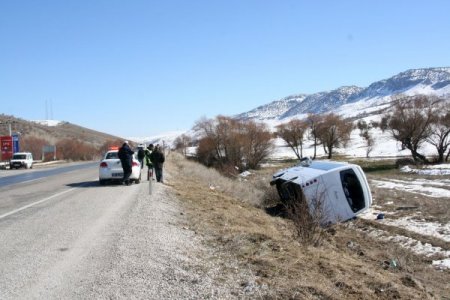Konya’da Turist Midiüsü Kaza Yaptı: 3 Yaralı