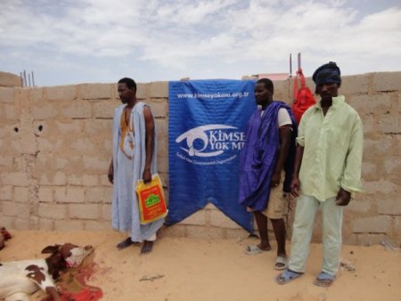 Konyalı hayırseverler bayramda Moritanya'da kurban eti dağıttı