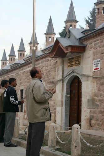 Konyalılar Mevlana Müzesi'nde Dua Edip Bayramlaştı