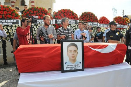 Konyalılar şehit polisi gözyaşlarıyla uğurladı