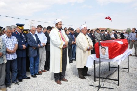 Konyalılar şehit polisi gözyaşlarıyla uğurladı